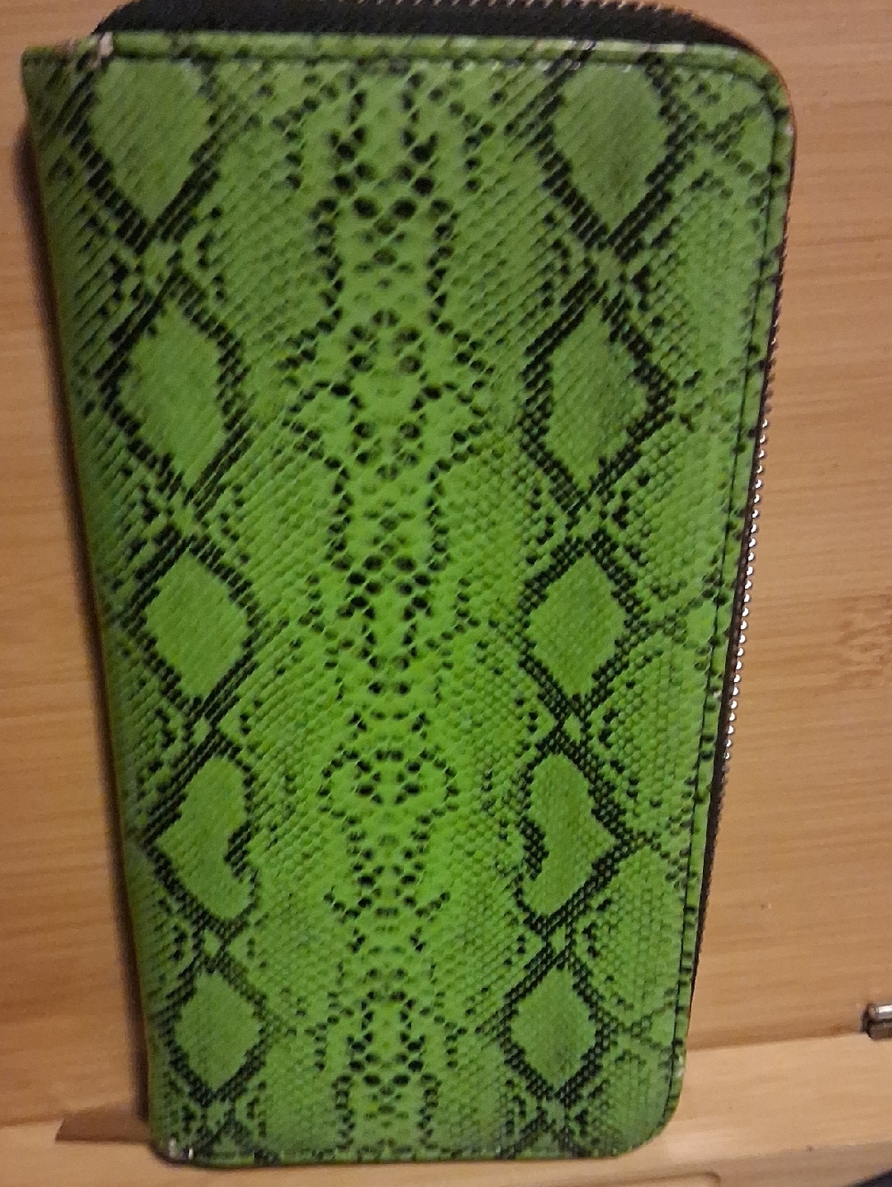 Van Caro Green Snake-Print Reptile Accessory Wallet -